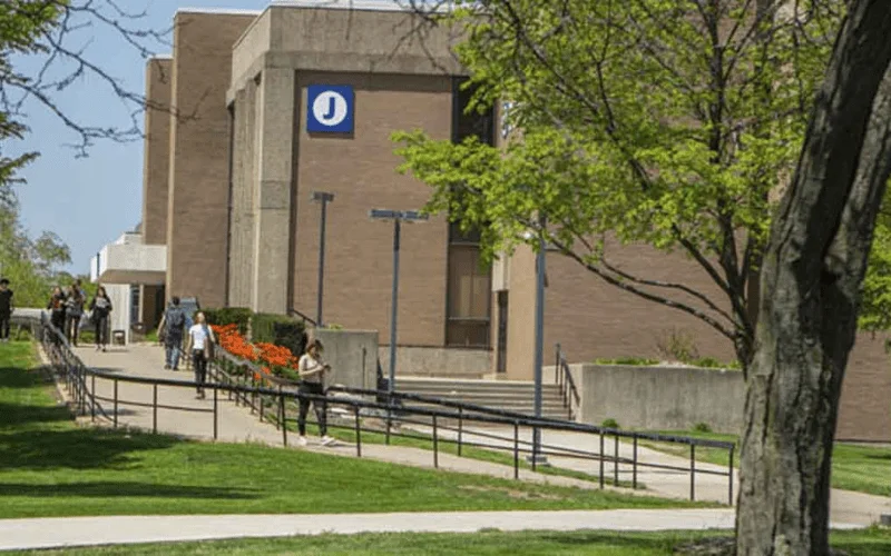 Macomb Community College Building J